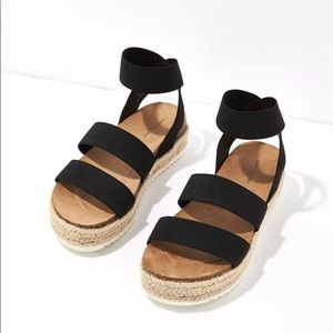Platform sandals